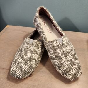Toms Gray/White Knit Alpargatas 7.5